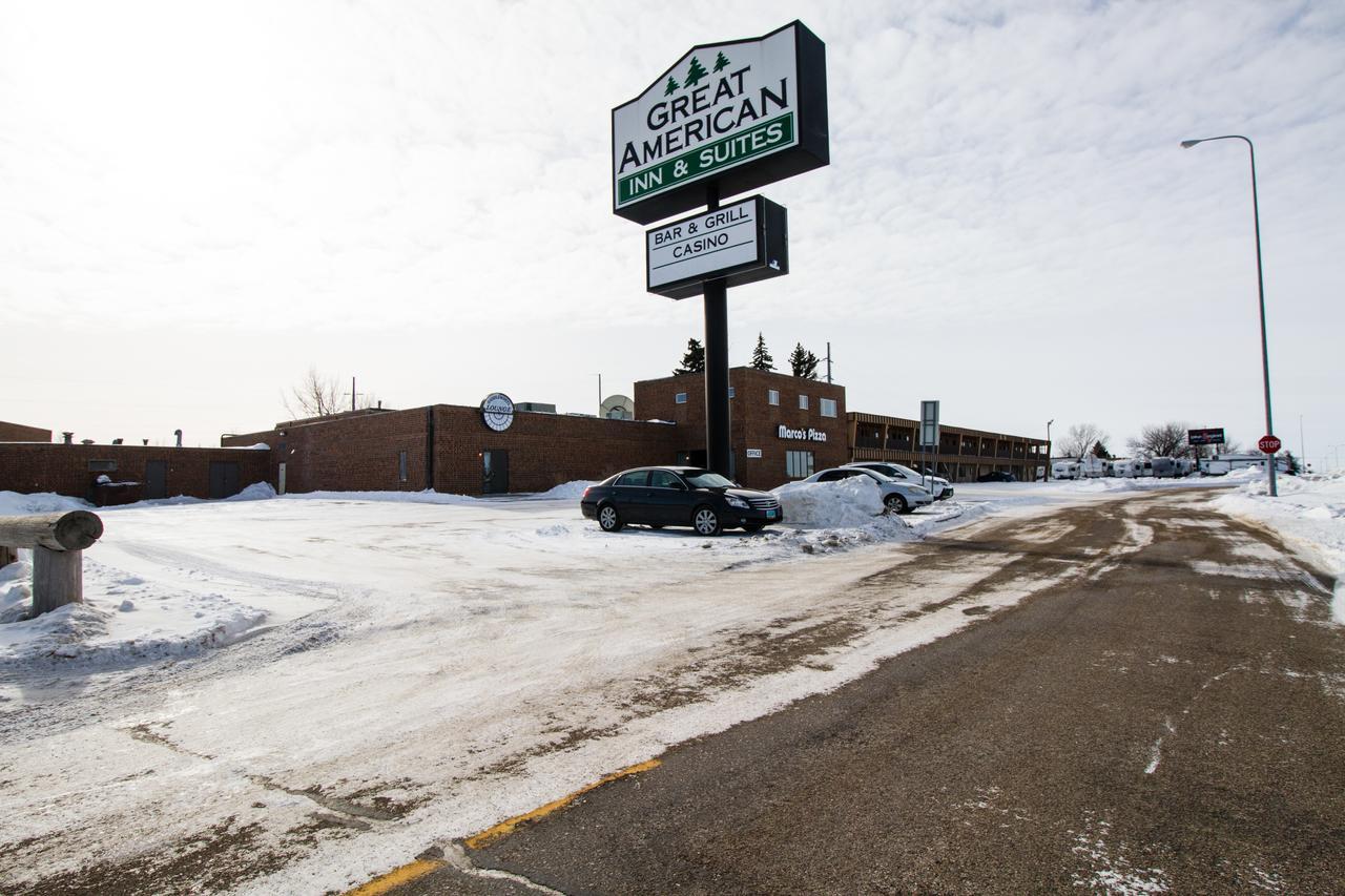 Great American Inn & Suites Devils Lake Luaran gambar